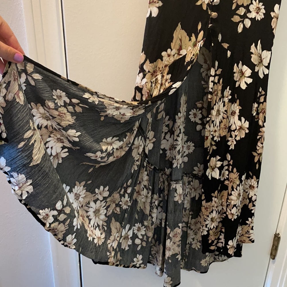Sexy FLYNN SKYE dress 🖤  boho BUTTON DETAIL, BACKLESS with slit - Picture 4 of 8